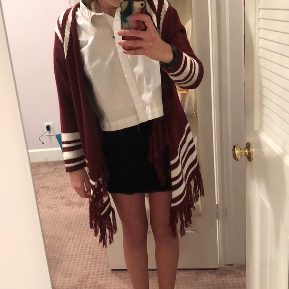 Maroon sweater - Picture 3 of 4